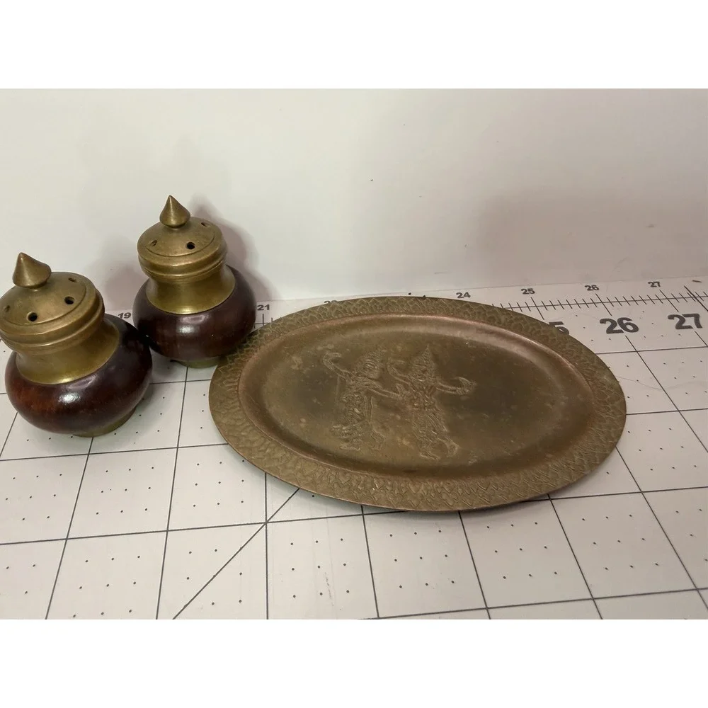 Vintage Walnut Wood & Brass Salt and Pepper Shakers Pot-Belly Asian Style w/tray